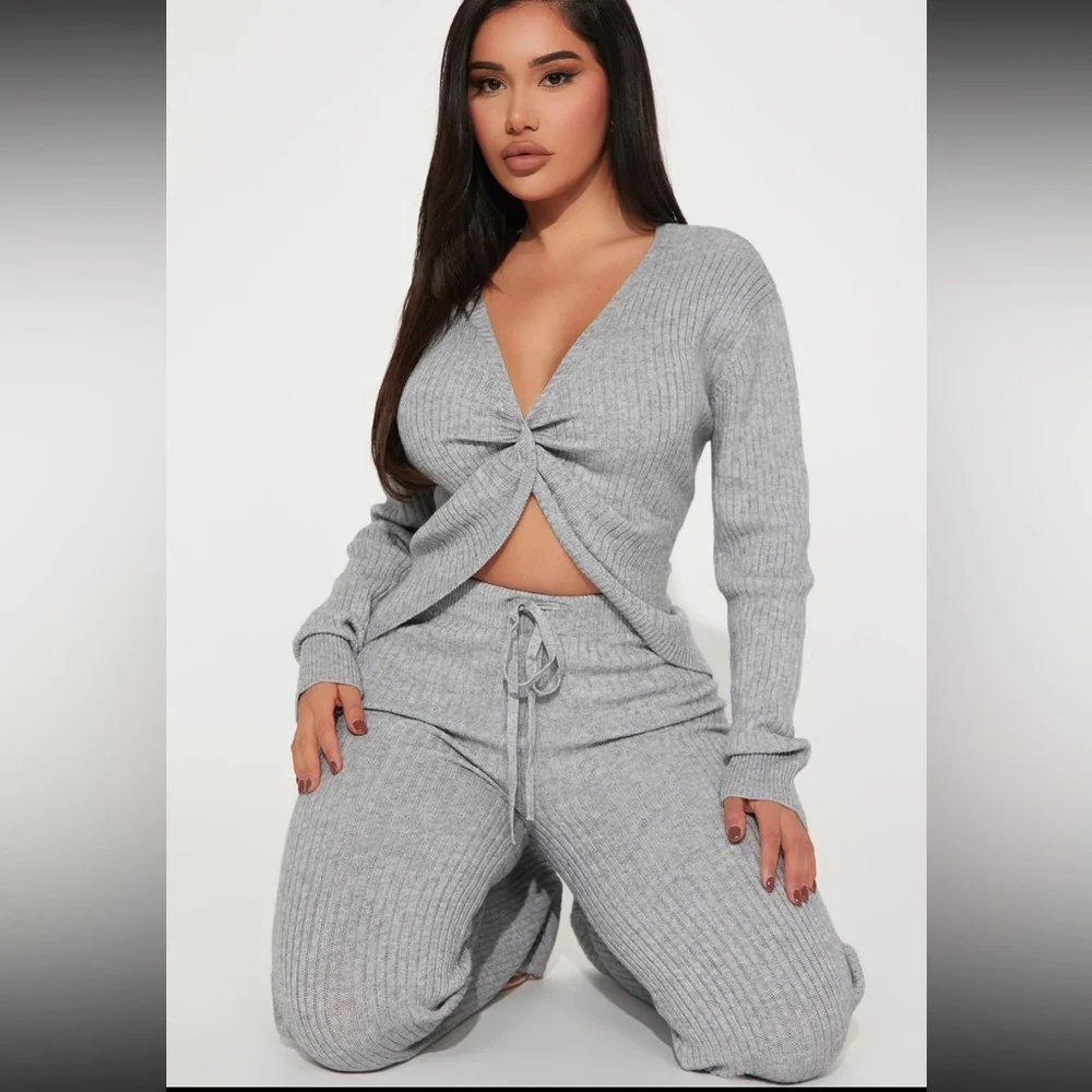 Grey Set - Picture 2 of 5